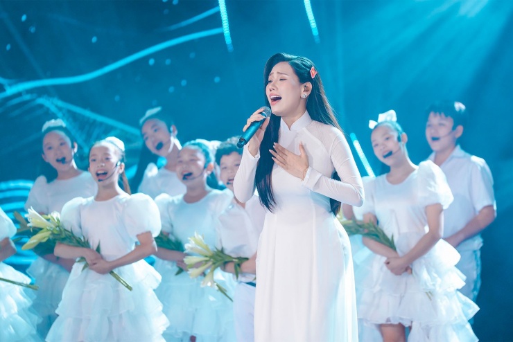 Hoài Anh - con gái diễn viên Võ Hoài Nam 'gây nghiện' tại 'Điểm hẹn tài năng' - 8