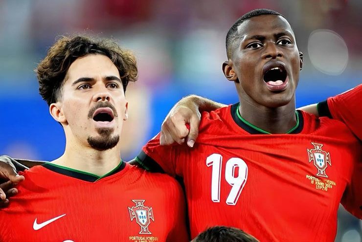 Vitinha và Nuno Mendes, một trong hai sẽ mang Quả bóng Vàng trở lại Bồ Đào Nha?