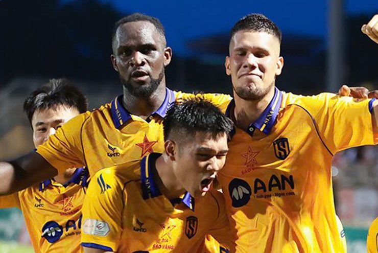 SLNA ngược dòng oanh liệt ở hiệp 2 để chính thức trụ hạng
