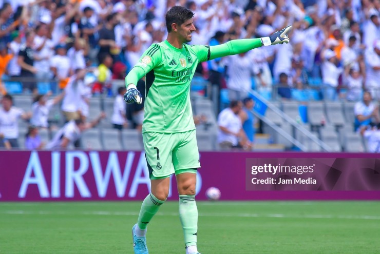Courtois vẫn quá hay giúp Real Madrid thắng dễ 