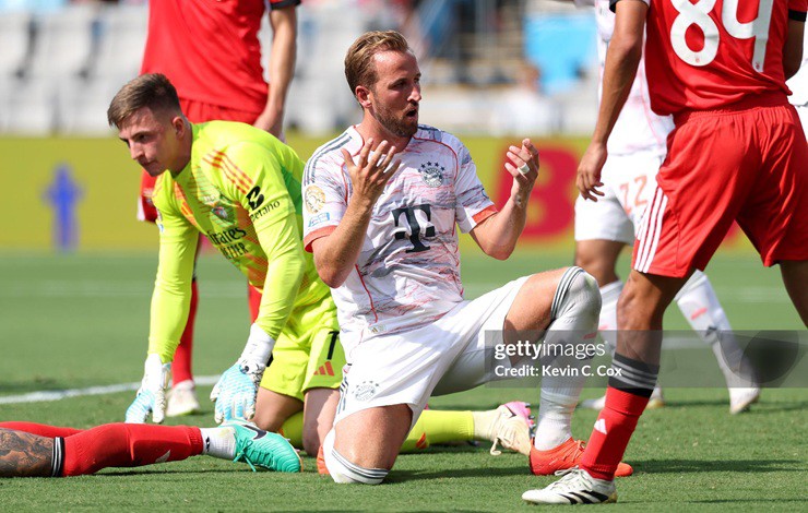 Bayern Munich của Harry Kane đi tiếp với ngôi nhì bảng C