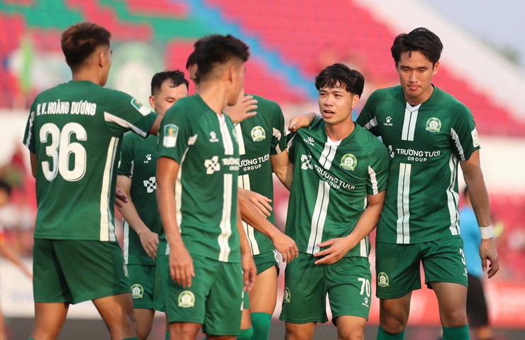 Công Phượng và đồng đội&nbsp;đoạt vé dự trận play-off tranh suất lên chơi&nbsp;V-League