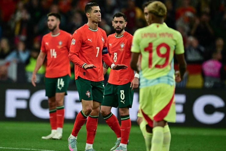 Ronaldo ghi dấu ấn trong ngày Yamal tịt ngòi