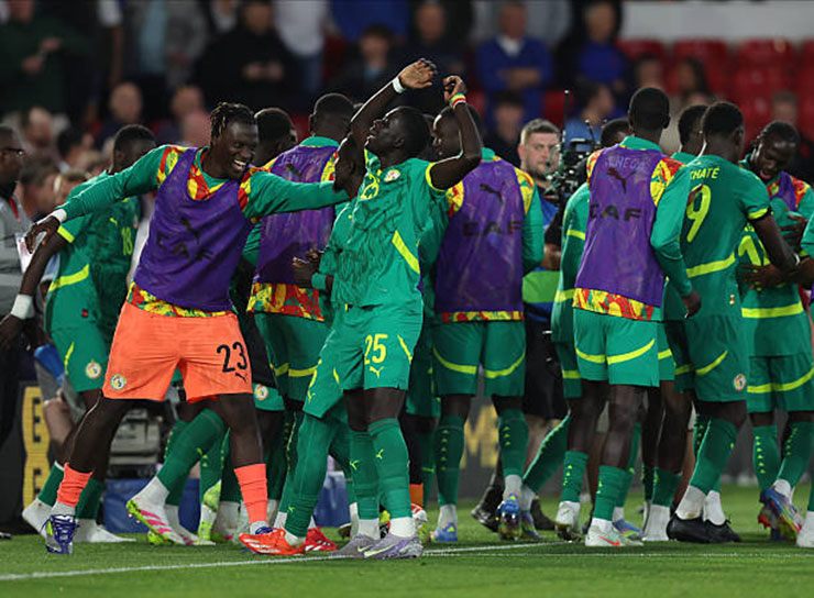 Senegal giành chiến thắng đầu tiên trước ĐT Anh