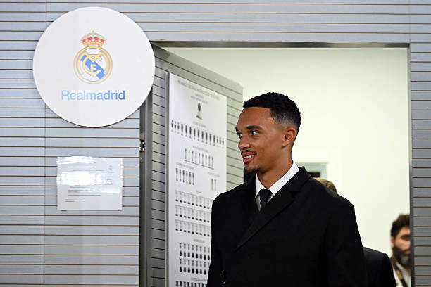 Alexander-Arnold chính thức ra mắt Real Madrid, nói lý do rời Liverpool - 4