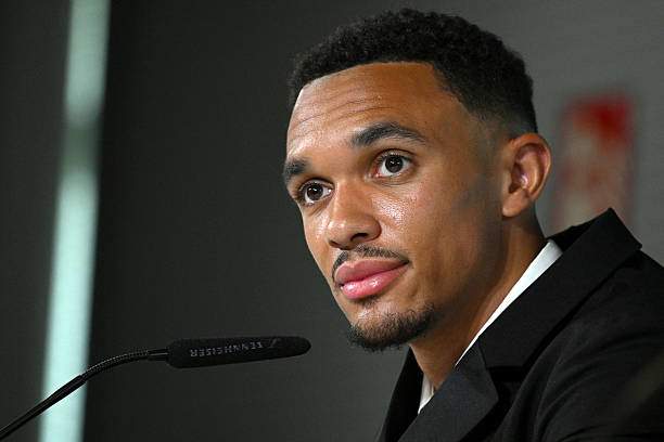 Alexander-Arnold chính thức ra mắt Real Madrid, nói lý do rời Liverpool - 2