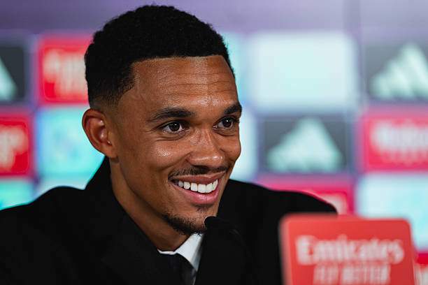 Alexander-Arnold chính thức ra mắt Real Madrid, nói lý do rời Liverpool - 3