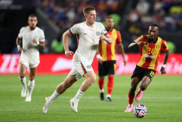 Liam Delap ghi bàn thắng đầu tiên trong màu áo Chelsea