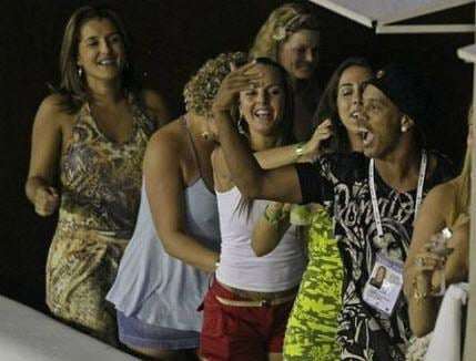 Một bữa tiệc do Ronaldinho tổ chức