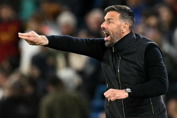 Van Nistelrooy sắp rời Leicester