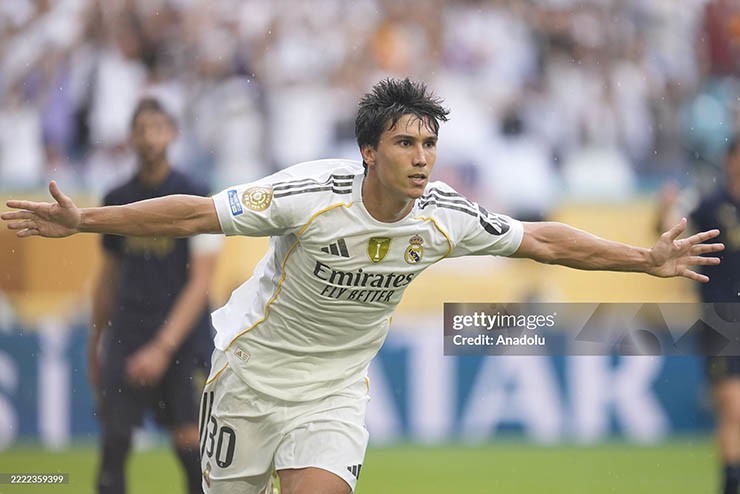 Sao trẻ Gonzalo Garcia giúp Real Madrid đánh bại Juventus