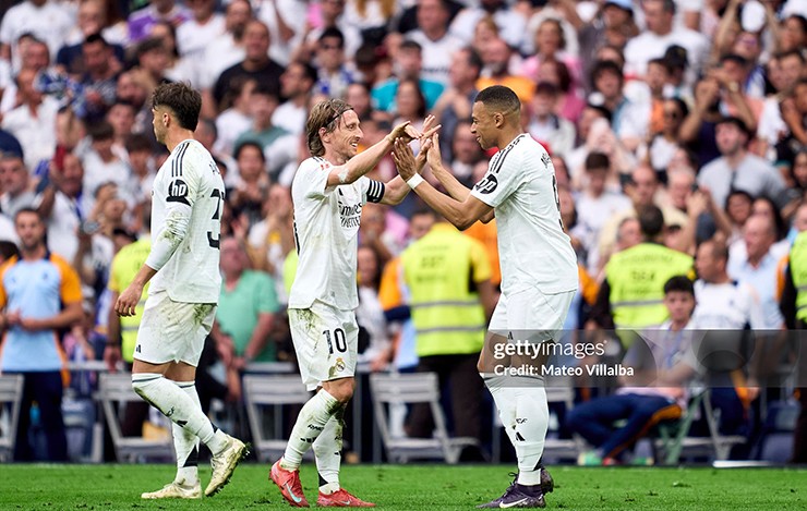 Mbappe&nbsp;tiếp quản chiếc áo số 10 huyền thoại từ Luka Modric