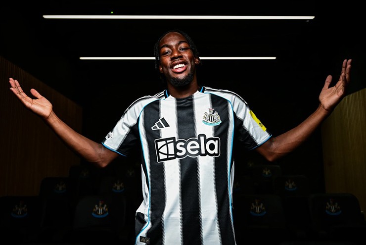 Elanga chính thức&nbsp;gia nhập Newcastle với giá 55 triệu bảng