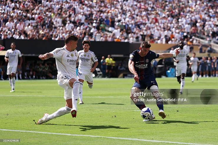PSG thi đấu lấn lướt trước Real Madrid