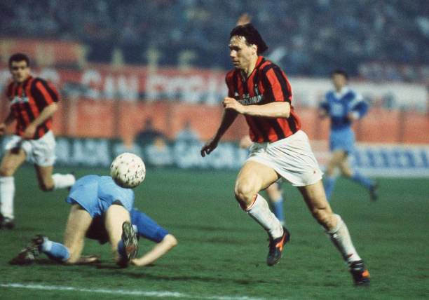 Van Basten có thể tạo ra những khoảnh khắc ma thuật. Thách thức là làm sao để ông khỏe mạnh và vào sân làm điều đó