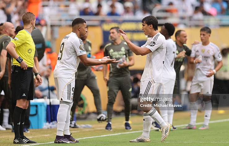 Chiếc áo số 9 của&nbsp;Mbappe sẽ được&nbsp;Gonzalo "tiếp quản"