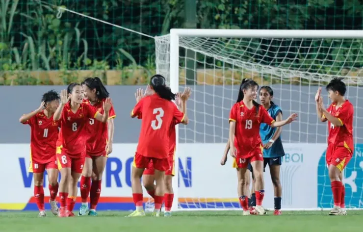U-20 Việt Nam dễ dàng đại thắng các đồng nghiệp Singapore 5-0. Ảnh: CCT.