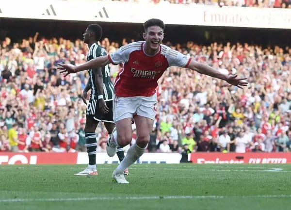 Declan Rice ghi bàn đầu tiên cho Arsenal vào lưới MU
