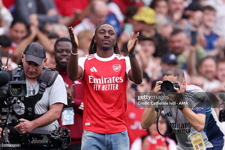 Arsenal ra mắt "bom tấn" Eze trị giá 67,5 triệu bảng, Tottenham ôm hận - 6