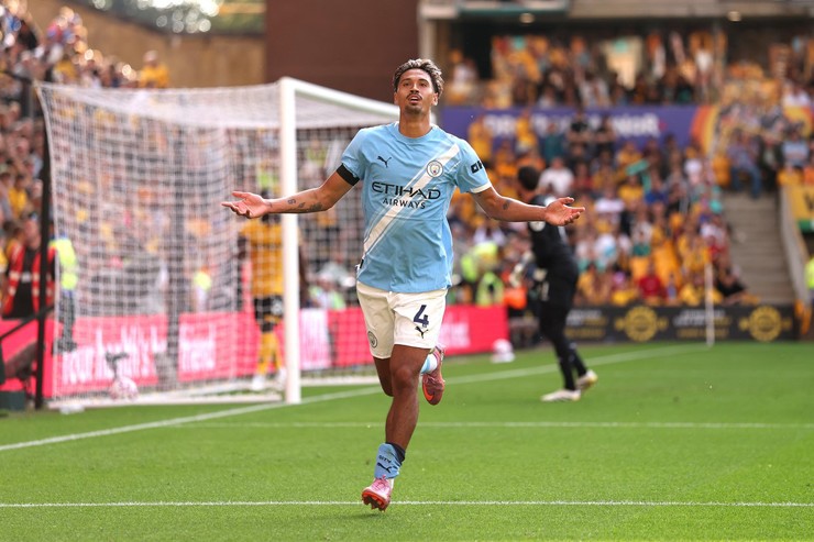 Reijnders tỏa sáng ngay trận ra mắt&nbsp;Premier League.