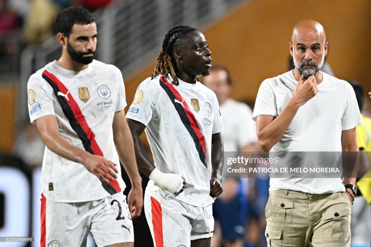 Man City lo ngại chuyện gia đình của Guardiola&nbsp;có thể ảnh hưởng tới quá trình chuẩn bị cho mùa giải mới