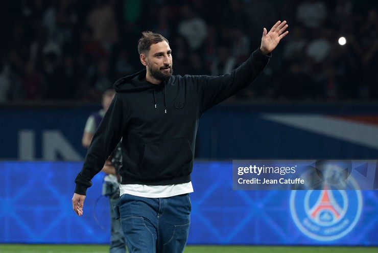 Tin mới nhất bóng đá trưa 23/8: Donnarumma xúc động chào tạm biệt các fan PSG - 1
