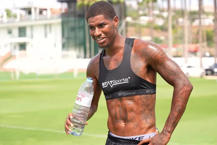 Rashford ghi điểm với Barcelona khi nỗ lực tập luyện trước thềm mùa giải mới