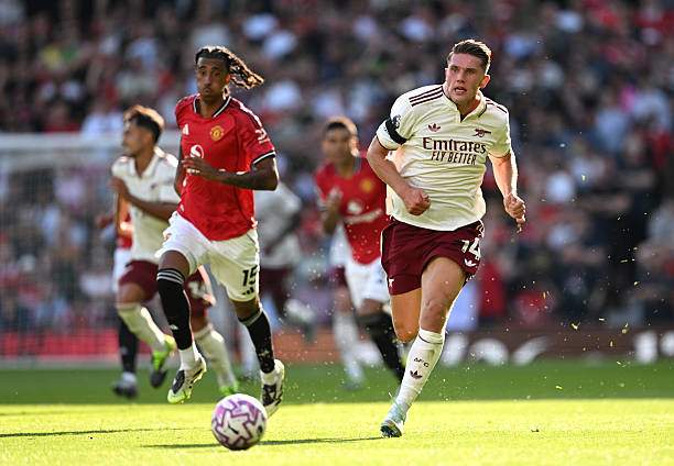 Trước MU, Arsenal tổ chức phản công nhanh khá khẩn trương, nhưng Gyokeres chưa đạt thể lực tốt sau mùa hè bỏ tập để rời Sporting