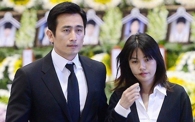 Cha In Pyo và vợ, nữ diễn viên Shin Ae Ra. (Ảnh: Kbizoom).