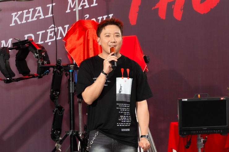 Trấn Thành tại lễ khai máy phim "Thỏ ơi!!" tại TPHCM ngày 11/8. 