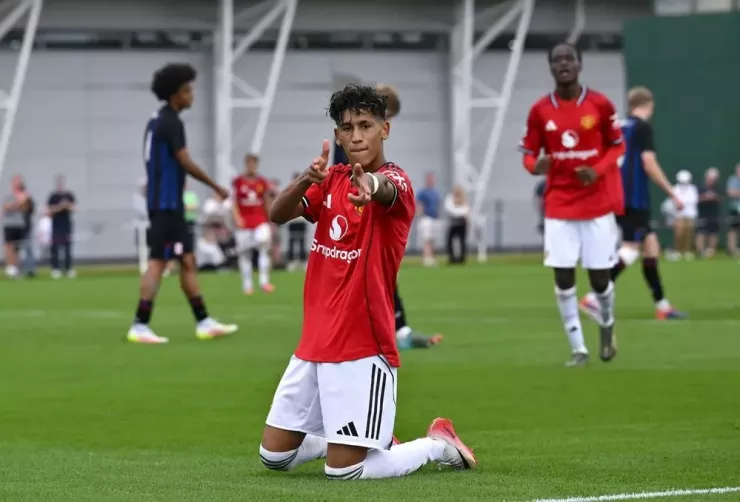 JJ Gabriel - Thần đồng 14 tuổi của MU gây sốt khi lập hat-trick trong 22 phút. ẢNH: MANCHESTER UNITED