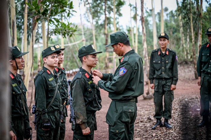 MONO nhận hoa điểm 10