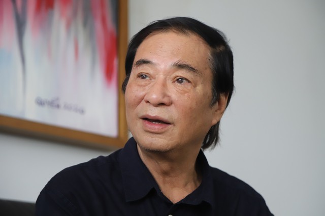 "Từ năm lớp 8, Khải Anh đã theo tôi đi làm phim", NSND Khải Hưng nói. Ảnh: Văn Hiền