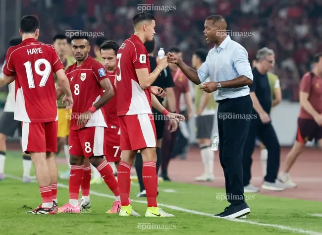 Thầy trò HLV Patrick Kluivert sẽ rất cảnh giác ở loạt đấu quyết định giành quyền chơi cúp thế giới 2026. Ảnh: EPA.