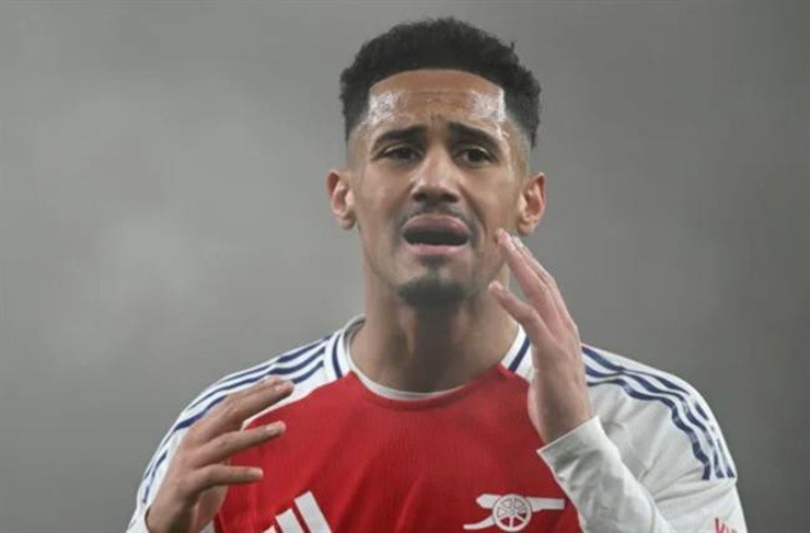 Saliba không còn nghiễm nhiên đá chính?