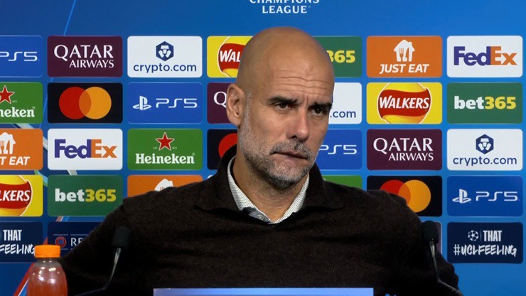 HLV Pep Guardiola đùa rằng Man City “đi leo núi” trước trận đấu với Arsenal