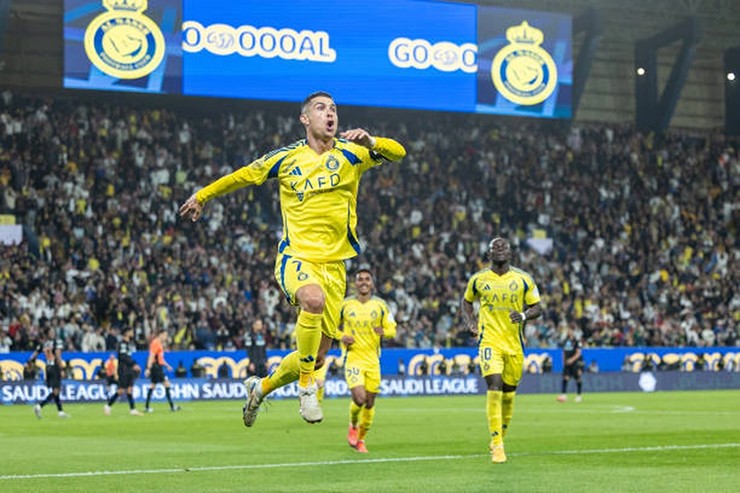 Lời mời gọi của CR7 có thể sẽ khiến Casemiro suy nghĩ lại về tương lai ở MU