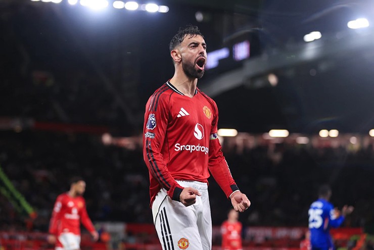 MU hạ Chelsea: Fernandes đập tan nghi ngờ, HLV Maresca "dụng binh" khó hiểu - 1