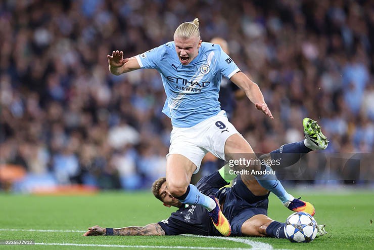 Tình huống then chốt ở trận đại chiến Man City - Napoli