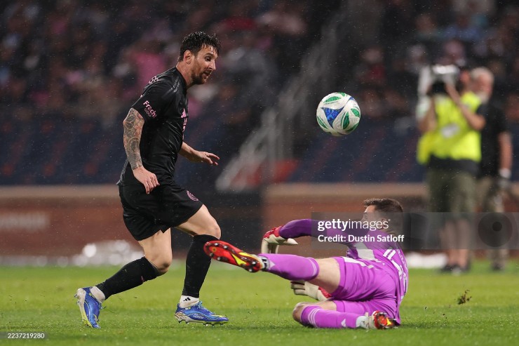Messi ghi dấu ấn với 2 bàn và 1 kiến tạo