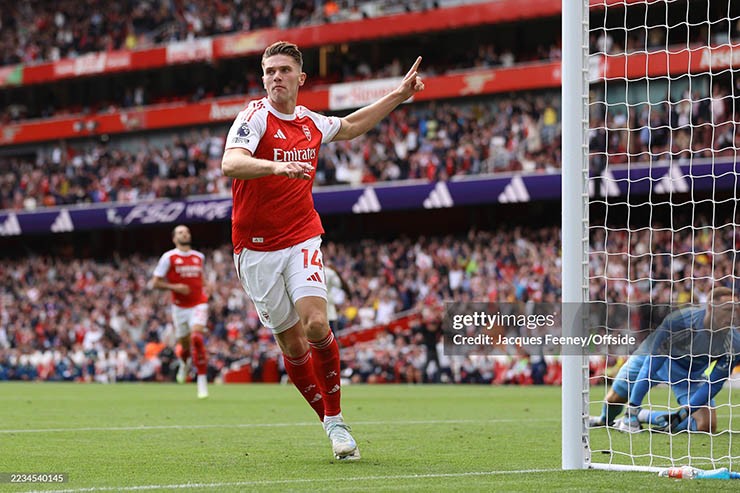 Gyokeres giúp Arsenal đả bại Nottingham Forest