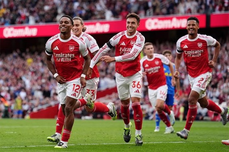 Các ông lớn thủ đô London đang xếp trong top 4 Premier League 2025/26 sau 3 vòng.