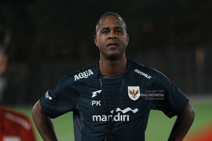 HLV Kluivert không để lại dấu ấn cá nhân