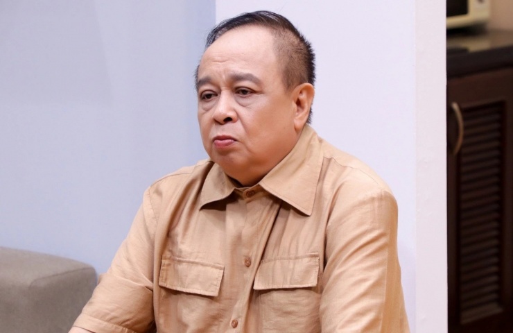 Nghệ sĩ quen với cảnh "gà trống nuôi con". 