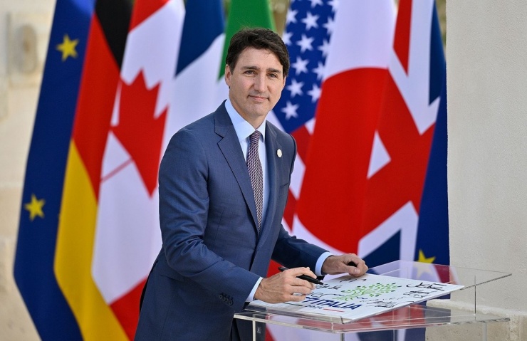 Ông Justin được cư dân mạng quốc tế gọi với biệt danh "thủ tướng quyến rũ". Ảnh: Britannica.