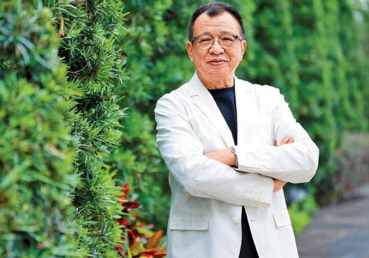 Nam diễn viên nổi tiếng trong giới showbiz Hong Kong. 