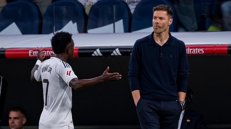 Vinicius công khai&nbsp;xin lỗi người hâm mộ Real Madrid nhưng không nhắc tới&nbsp;HLV Alonso