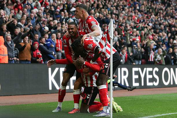 Sunderland đã ngoi lên nhóm đầu bảng dù được dự đoán sẽ đua trụ hạng