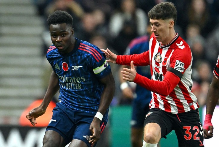 Arsenal không thể khoan thủng hàng phòng ngự của Sunderland trong hiệp một