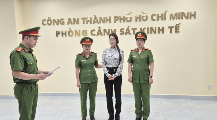 Công an TP HCM đọc lệnh bắt diễn viên Trương Ngọc Ánh